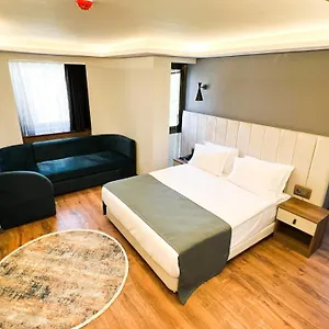 Nira Boutique Отель