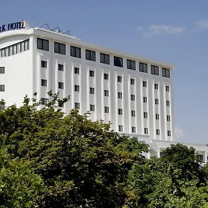Asrin Park & Convention Center Отель